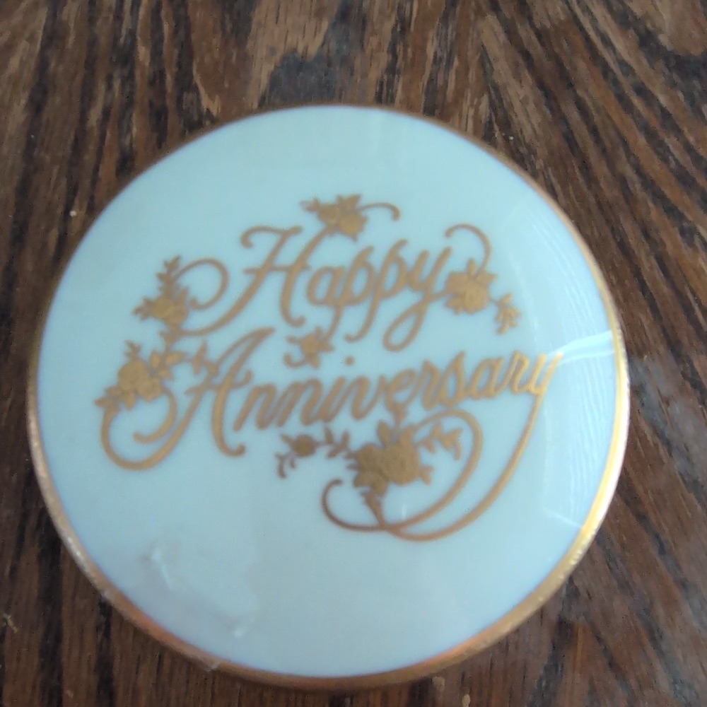 Mikasa Happy Anniversary Gold Porcelain Covered Dish White Gold Trim Glossy